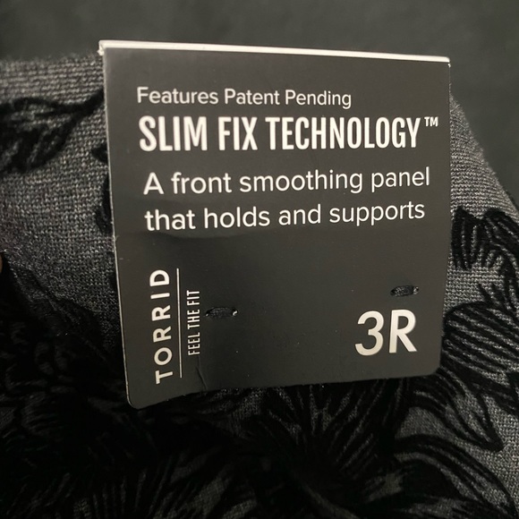 ⚫️🌸TORRID FLORAL PIXI PULL-ON PANTS🌸⚫️ - Picture 5 of 8